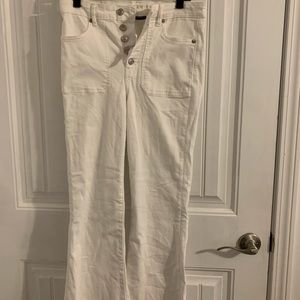 White American Eagle flare/ Wide leg jeans size 6. With tags on it still